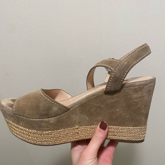 AUTHENTIC PRADA WEDGES. Size euro 39. Used but in good condition. - Picture 2 of 3